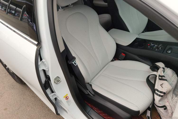 Used BYD Seal 05 DM-i 2025 DM-i Intelligent Drive 120KM Flagship Model Right Front Seat