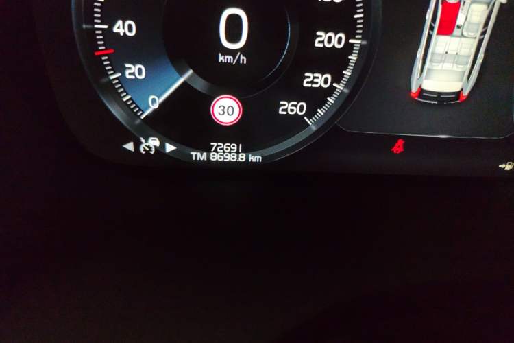 Used Volvo XC60 2019 T5 4x4 Smart Edition China V Standard Odometer Close Up