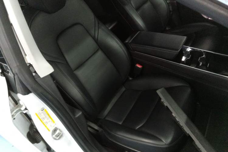 Used Tesla Model 3 2019 Long-Range Rear-Wheel-Drive Version