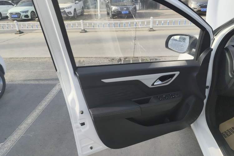 Used JAC Yiwei E10X 2024 Charming Edition 301km Lite