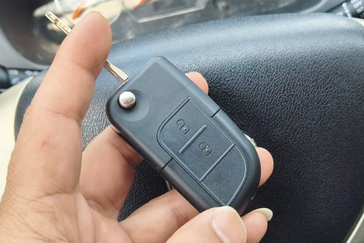 Used CHANGAN Alsvin V3 2012 1.3L Manual Comfort Version China IV Standard
