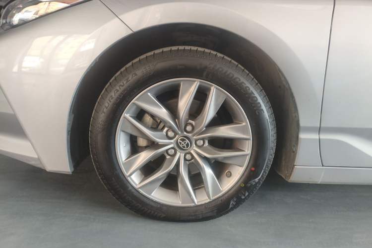 Used Toyota Avalon 2019 2.0L Luxury Edition China VI Standard Exterior 4