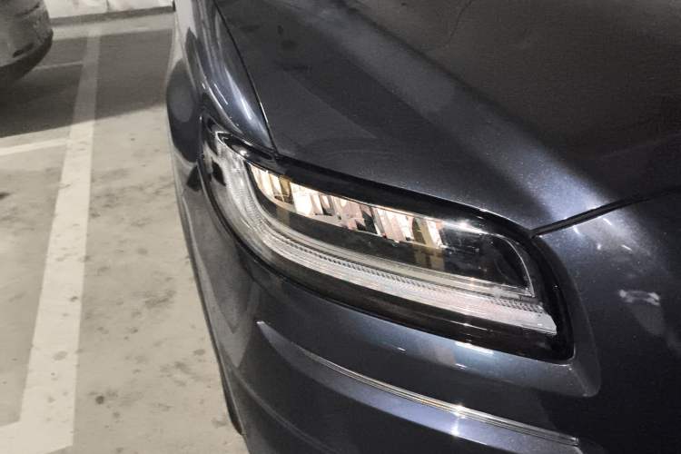 Used Lincoln Nautilus 2021 2.0T Four-Wheel Drive Luxury Edition Right Front Headlight