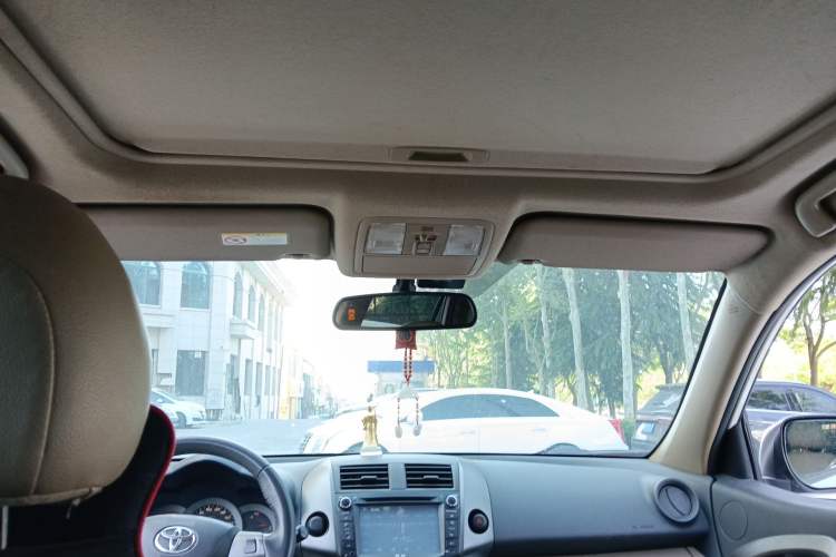 Used Toyota RAV4 2011 2.0L Automatic Luxury Edition
