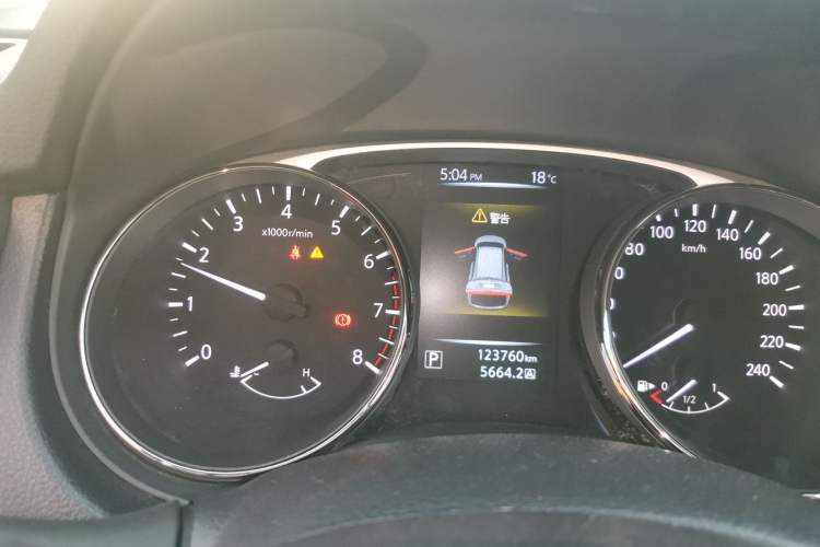 Used Nissan X-Trail 2015 2.0L CVT Comfort MAX Edition 2WD
