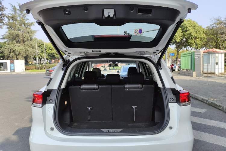 Used Oshan X7 PLUS 2023 Enjoy Edition 1.5T Automatic Pilot Model 7 Seats