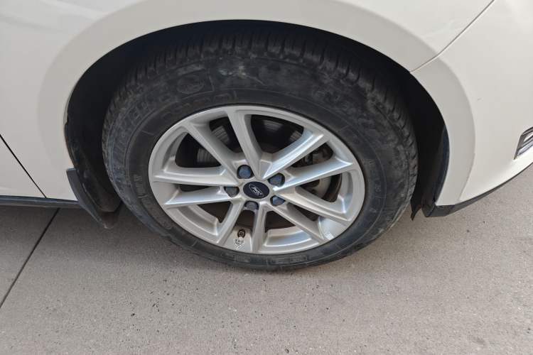 Used Ford Focus 2015 Sedan 1.6L Automatic Trend Model
