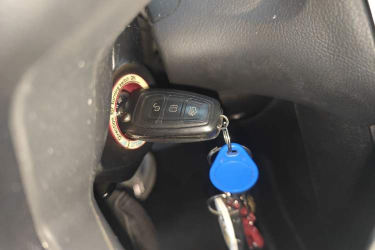 Used Ford Focus 2012 Hatchback 1.6L Automatic Fashion Edition
