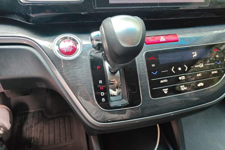 Used Honda Elysion 2016 2.4L Luxury Edition
