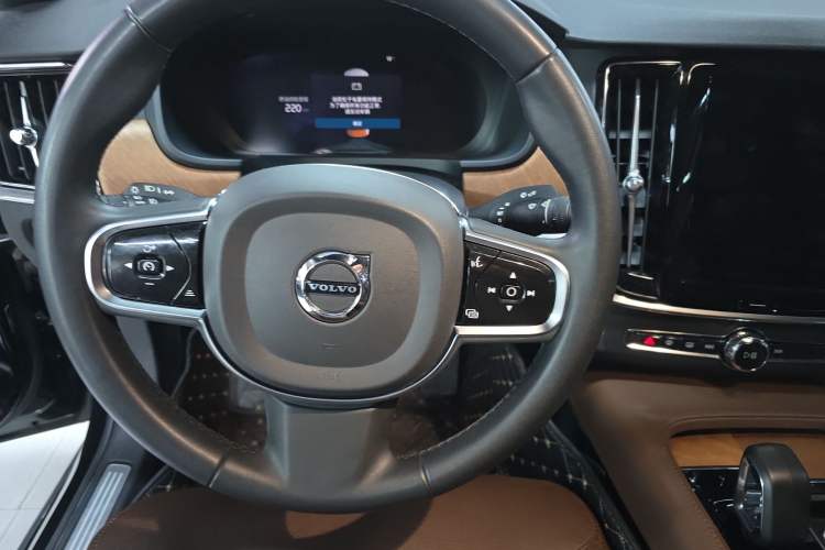 Used Volvo S90 2024 B5 Zhiyi Luxury Edition
