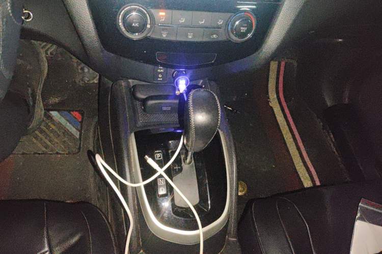 Used Nissan Qashqai 2016 2.0L CVT Elite Edition Gear Lever