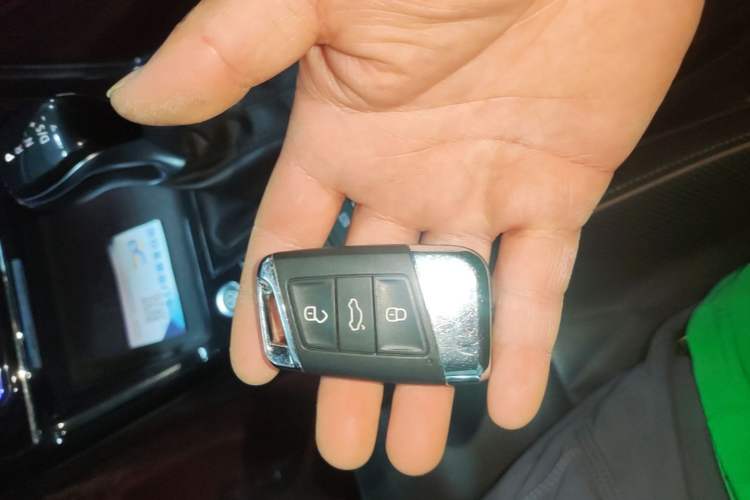 Used Volkswagen Passat 2020 330TSI Luxury Edition China VI Vehicle Key