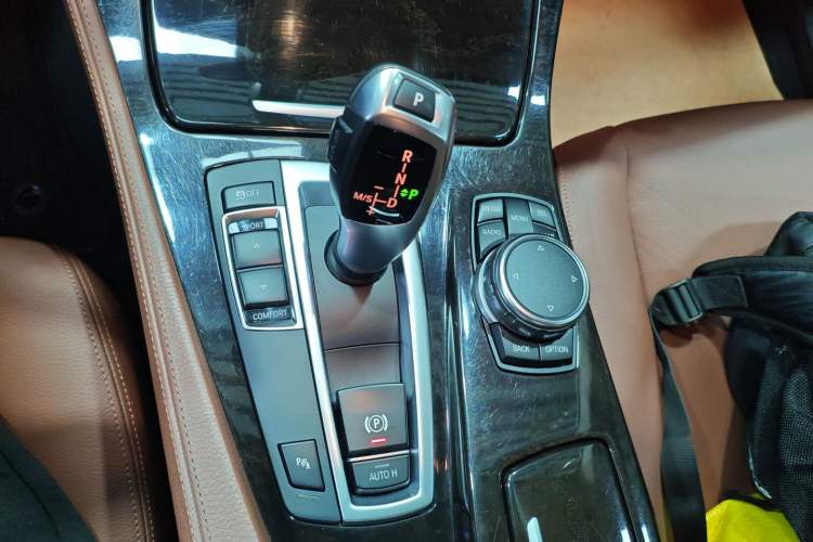 Used BMW 5 Series 2014 528Li Leading Model