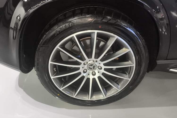 Used Mercedes-Benz GLE 2024 GLE 450 4MATIC Luxury Model Exterior 5