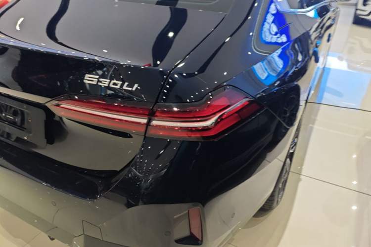 Used BMW 5 Series 2025 530Li Leading Model M Sport Package