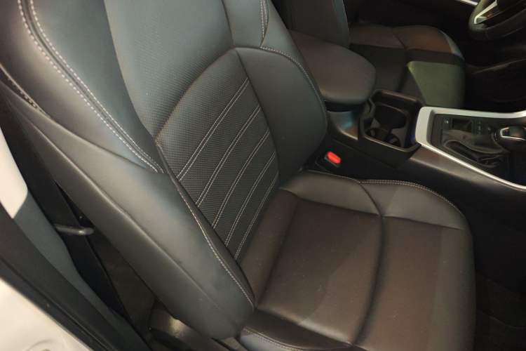 Used Toyota Wildlander 2022 Dual-Engine 2.5L E-CVT Two-Wheel Drive Prestige Edition Right Front Seat