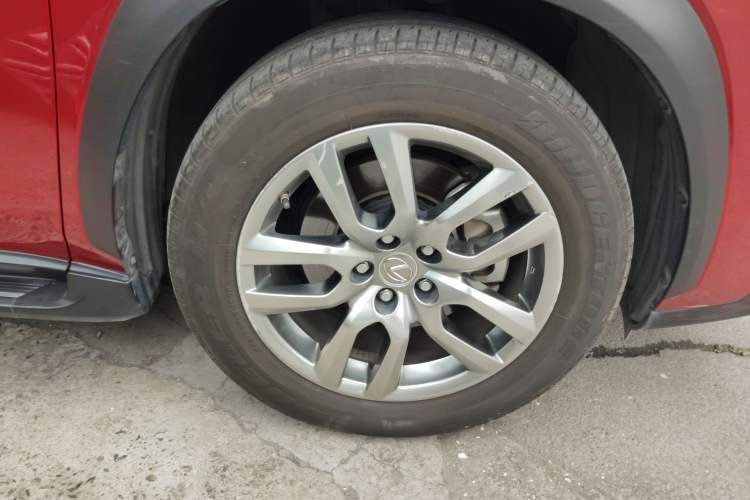 Used Lexus NX 2015 200T All-Wheel-Drive Fēngshàng Edition Right Front Wheel Hub
