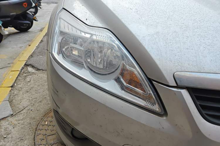 Used Ford Focus 2011 Sedan 1.8L Automatic Fashion Edition
