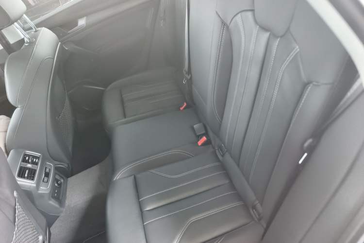 Used Audi Q5L 2022 40T Luxury Dynamic Model Left Rear Seat