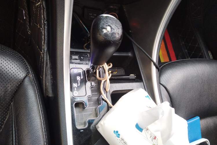 Used Hyundai Sonata 2011 2.0L Automatic Supreme Edition Gear Lever