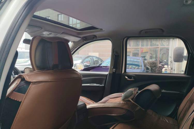 Used FORTHING Joyear X5 2013 1.6L Manual Luxury Model China IV Standard