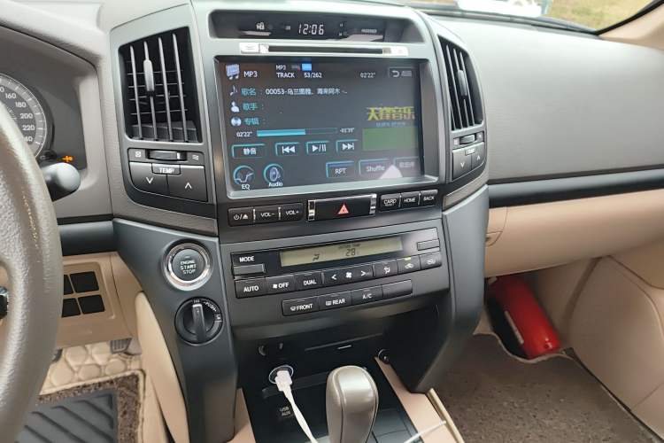 Used Toyota Land Cruiser 2015 4.0L 5-Seater Middle East Version
