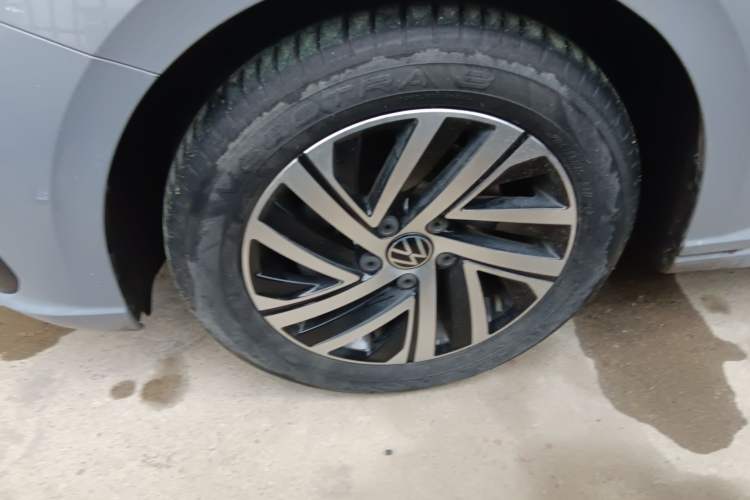 Used Volkswagen Lavida 2023 300TSI DSG Starry Full-Comfort Edition Left Front Wheel Hub