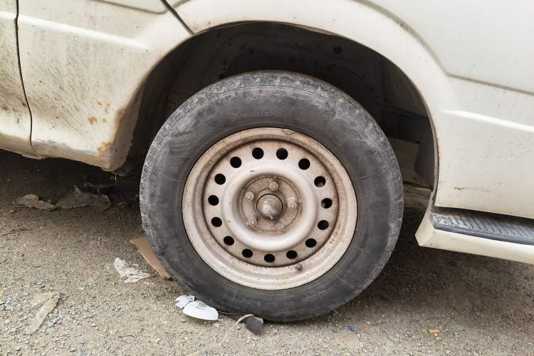 Used King Long Golden Way 2018 2.0L Business Series 4G20 Right Front Wheel Hub