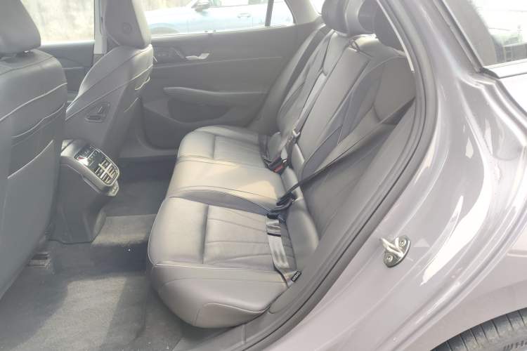 Used Volkswagen Passat 2025 Pro 380TSI Dragon Supreme Edition