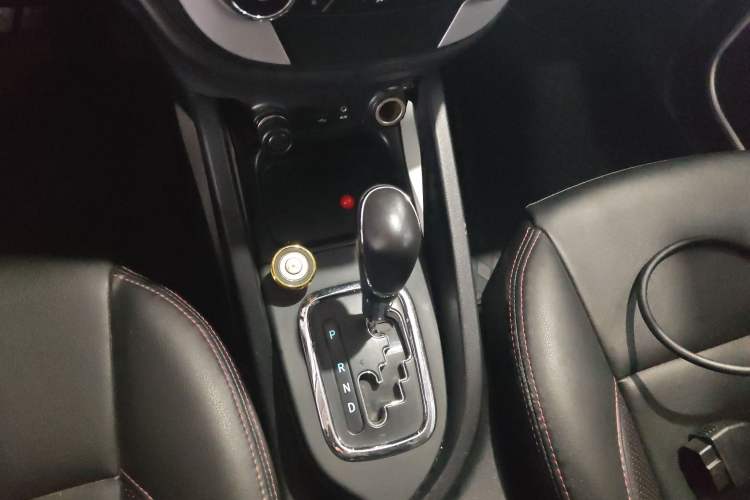 Used CHANGAN CS35 2015 1.6L Automatic Luxury Model China V Standard
