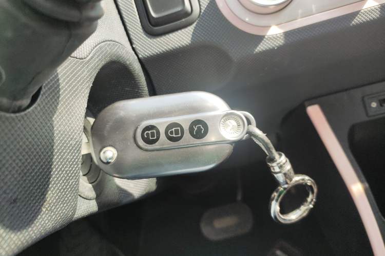 Used Wuling Hongguang MINIEV 2022 Macaron Premium Model – Lithium Iron Phosphate