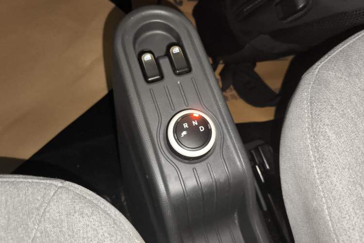 Used Wuling Hongguang MINIEV 2021 Macaron Premium Model – Lithium Iron Phosphate
