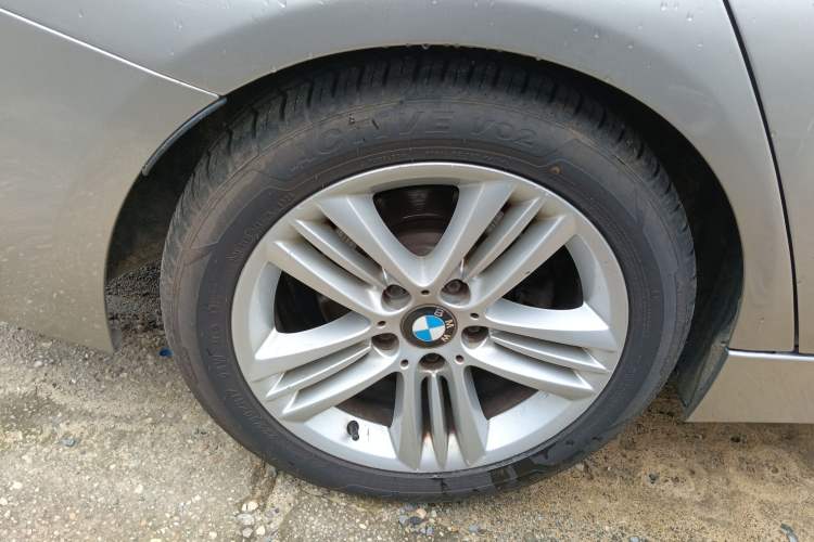 Used BMW 3 Series 2016 320Li Fashion Model Right Rear Wheel Hub