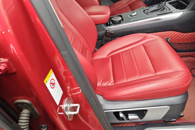 Used Wey VV5 2017 2.0T Ultra-Luxury Version
