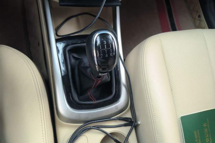 Used CHANGAN Eado 2015 1.6L Manual Luxury Model China IV Standard Gear Lever