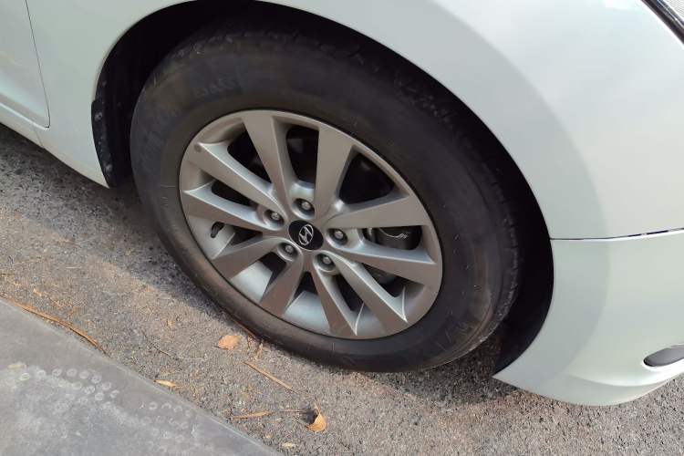 Used Hyundai Mistra 2014 1.8L Automatic Smart GLS
