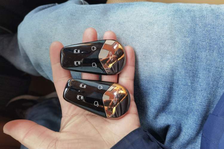 Used VOYAH Dream 2025 PHEV Four-Wheel Drive Excellence Kunpeng Edition
