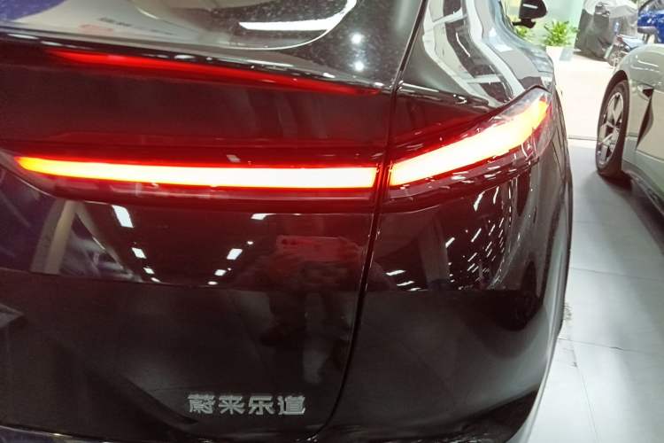 Used ONVO L60 2024 60 kWh Rear-Drive Version Exterior 1