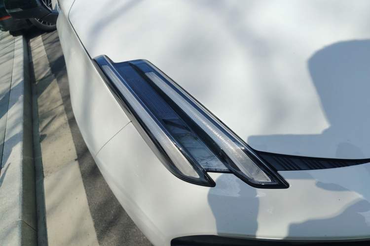 Used Lynk & Co 03 2023 2.0TD DCT JingPro Right Front Headlight