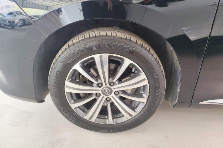 Used GAC Trumpchi M8 2018 320T Luxury Edition Exterior 4