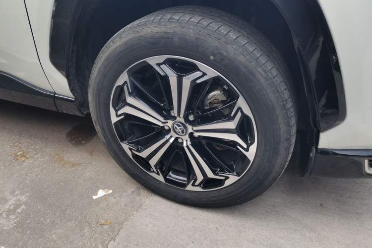 Used Toyota RAV4 Rongfang Plug-in Hybrid 2021 2.5L 4x4 Flagship Pro Right Front Wheel Hub