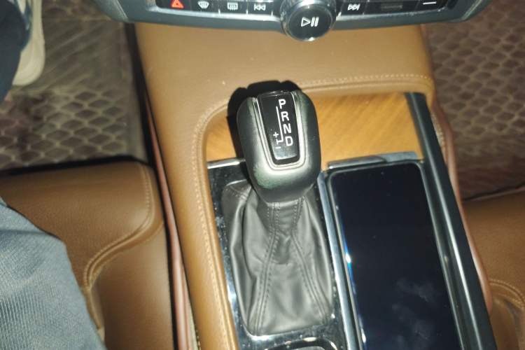 Used Volvo S90 2020 T5 Zhiyuan Luxury Edition Gear Lever