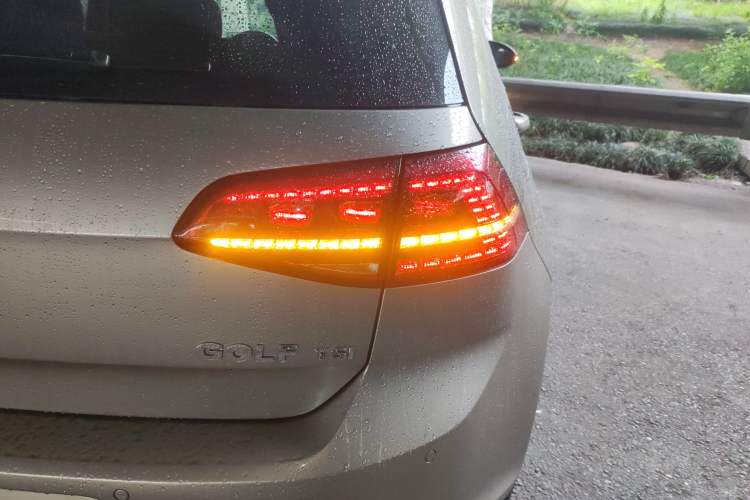 Used Volkswagen Golf 2015 1.4TSI Automatic Comfort Model Exterior 3