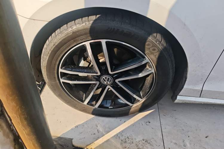 Used Volkswagen Lamando 2021 Revised Version 280TSI DSG Comfort Edition Left Front Wheel Hub