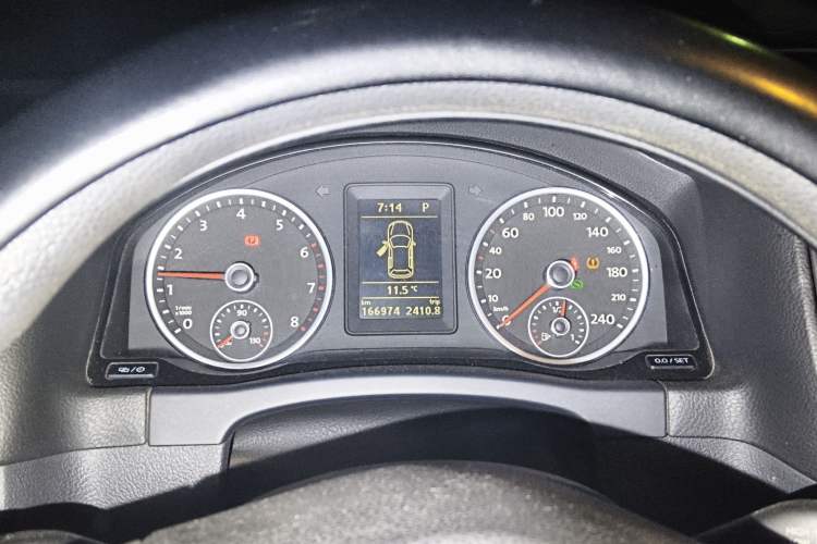 Used Volkswagen Tiguan 2015 1.8TSI Automatic Two-Wheel Drive Trend Edition Instrument Cluster