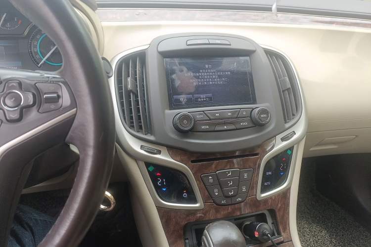 Used Buick LaCrosse 2013 2.4L SIDI Leading Comfort Version
