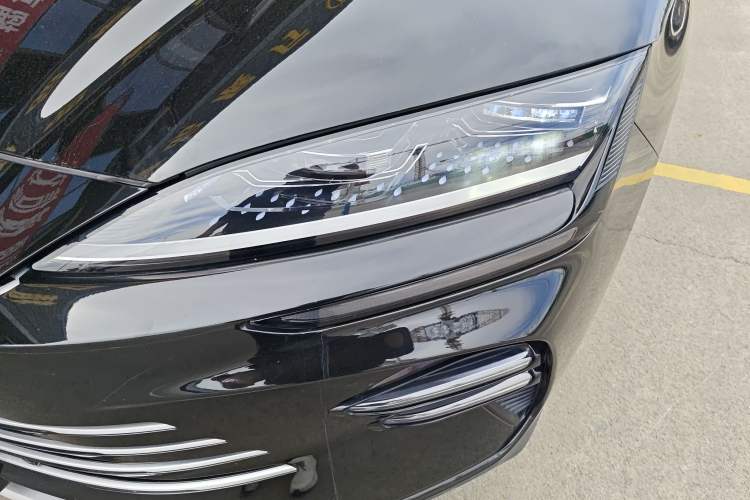 Used BYD Song PLUS New Energy 2023 Champion Edition DM-i 110KM Flagship Model Left Front Headlight