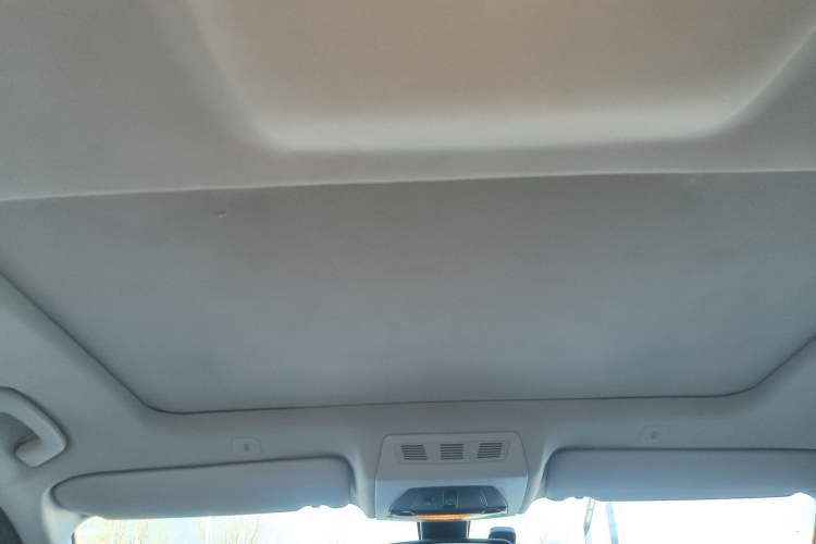 Used BMW 5 Series 2013 535Li Leading Model
