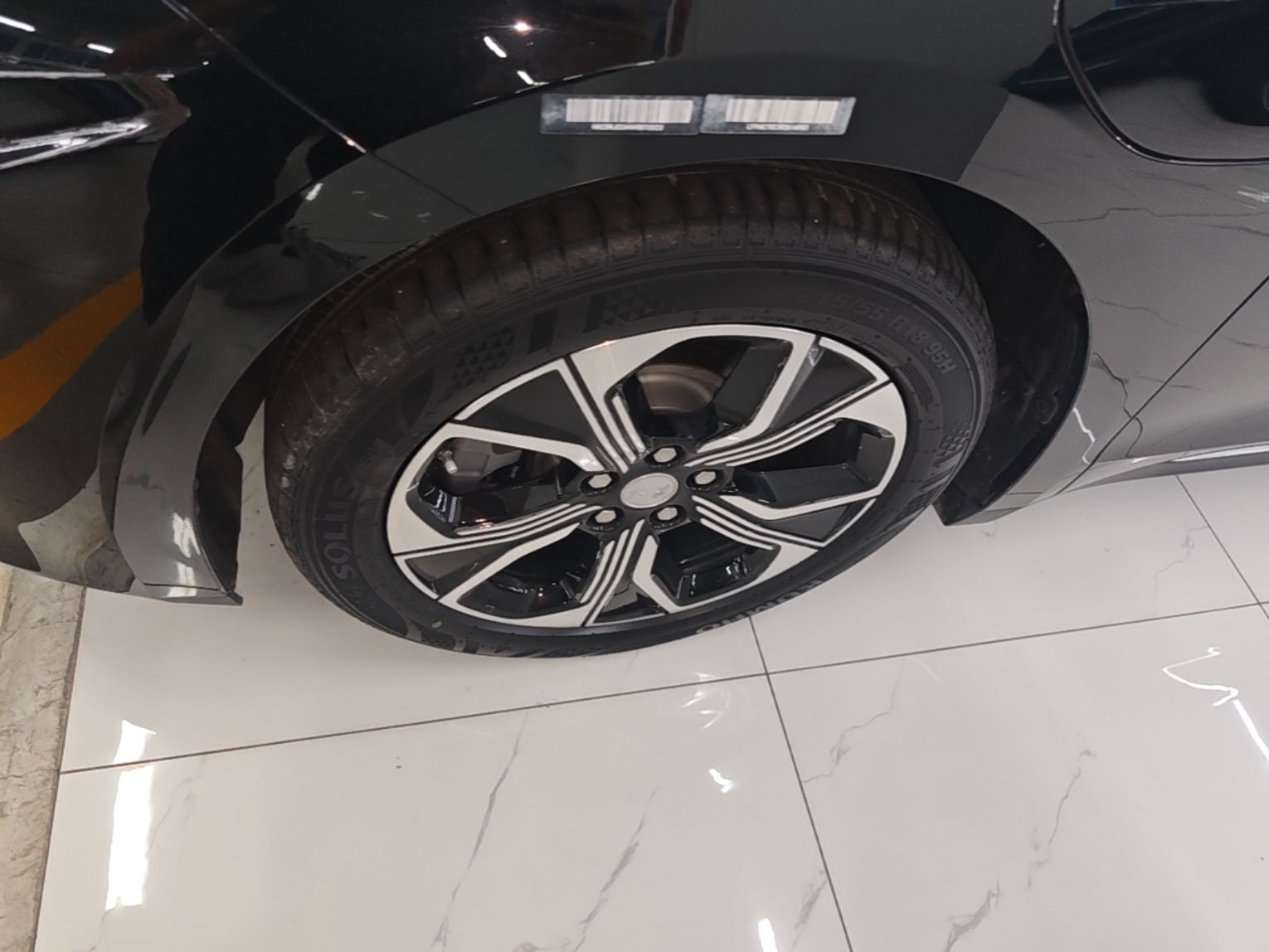 Hongqi E-QM5 2023 Revised Version Basic Travel Edition — снимка 10