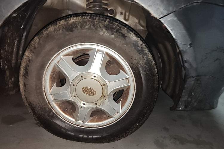 Used FAW Xiali N5 2011 1.0L Manual Standard Edition
